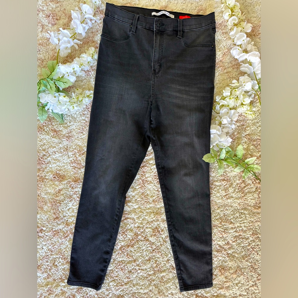 Celebrity Pink Black Denim Jeans Women’s Size 11/30 Straight Leg Skinny Jeans